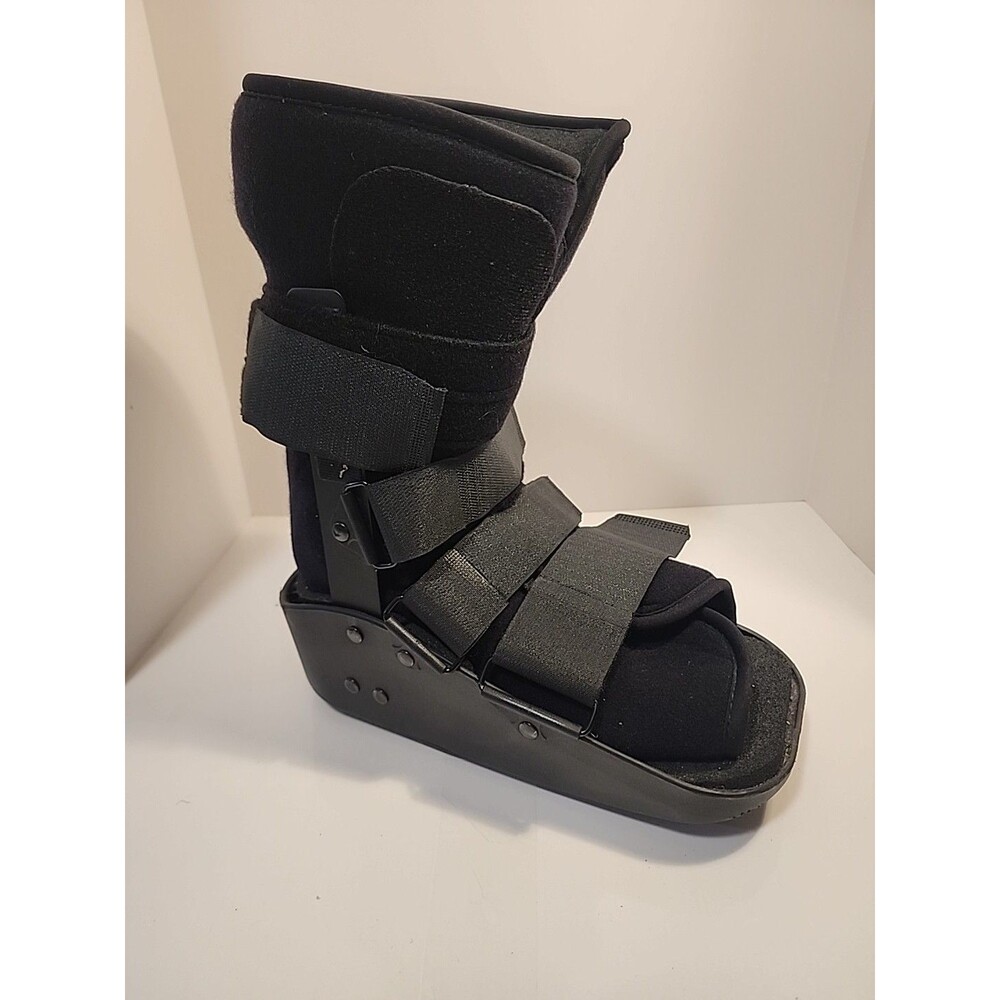 Pneumatic Walking Boot DJO Air Ankle Procare Maxtrax Medium 13-6223-3
